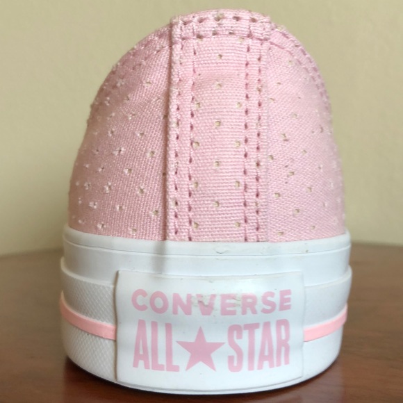 ALL🌟STAR Converse Woman’s Chuck Taylor Sneakers - Picture 2 of 5